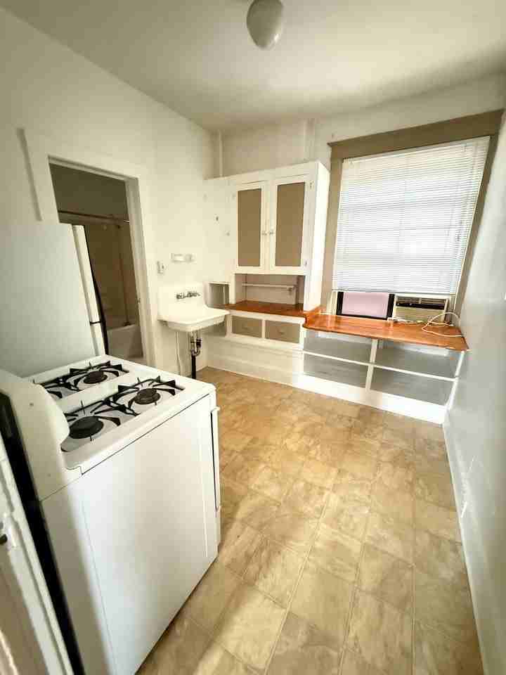 620 E Exposition Ave - Photo 2 of 9