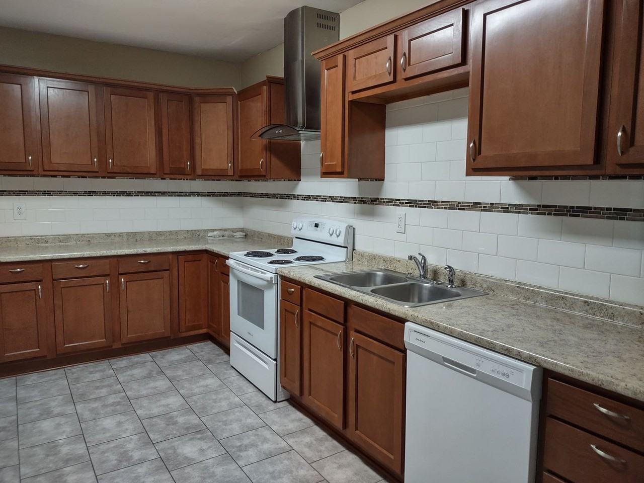 1417 N 31st St - Photo 2 of 30