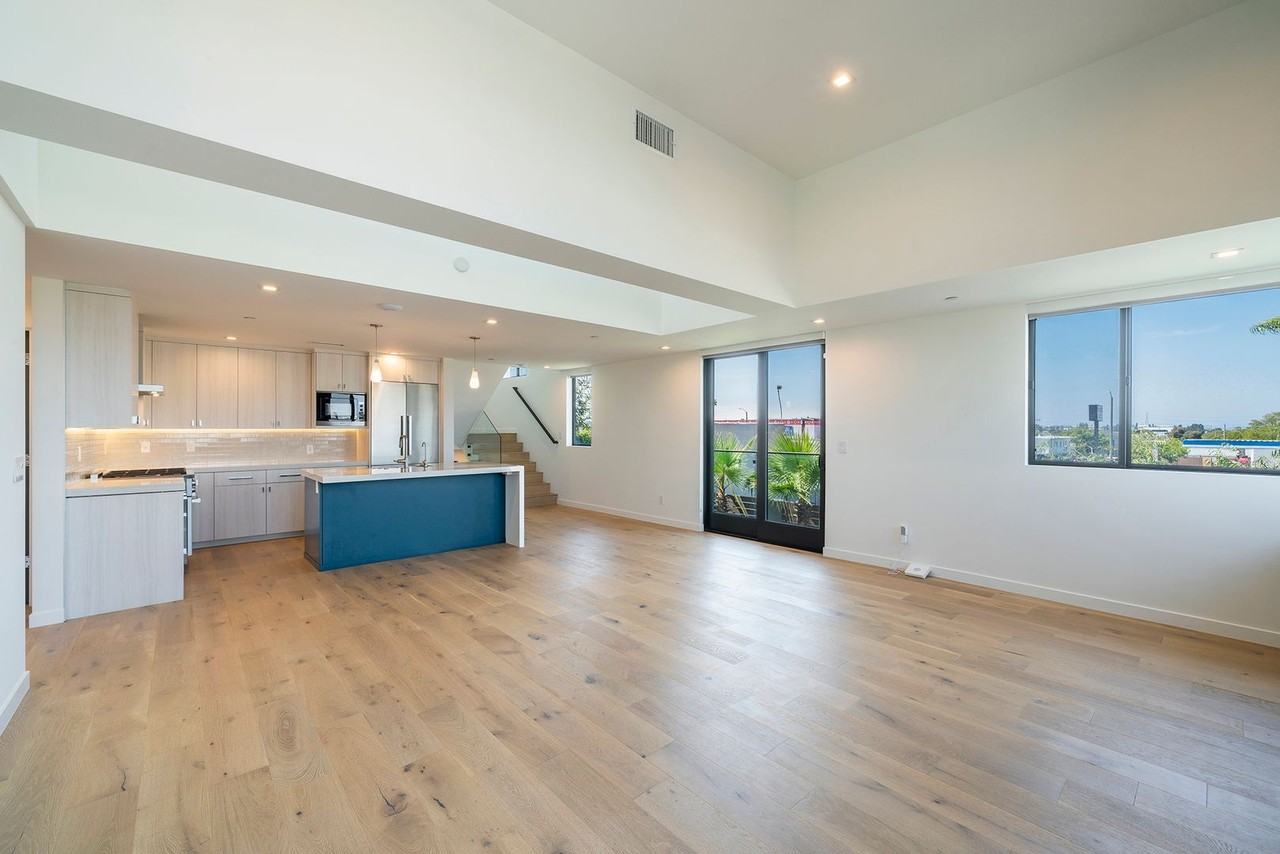 1847 11th St - Photo 5 of 46