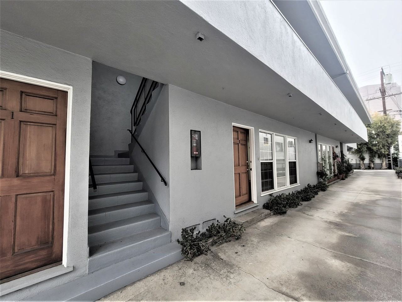 218 Gale Luxury Investments LLC - Photo 7 of 37