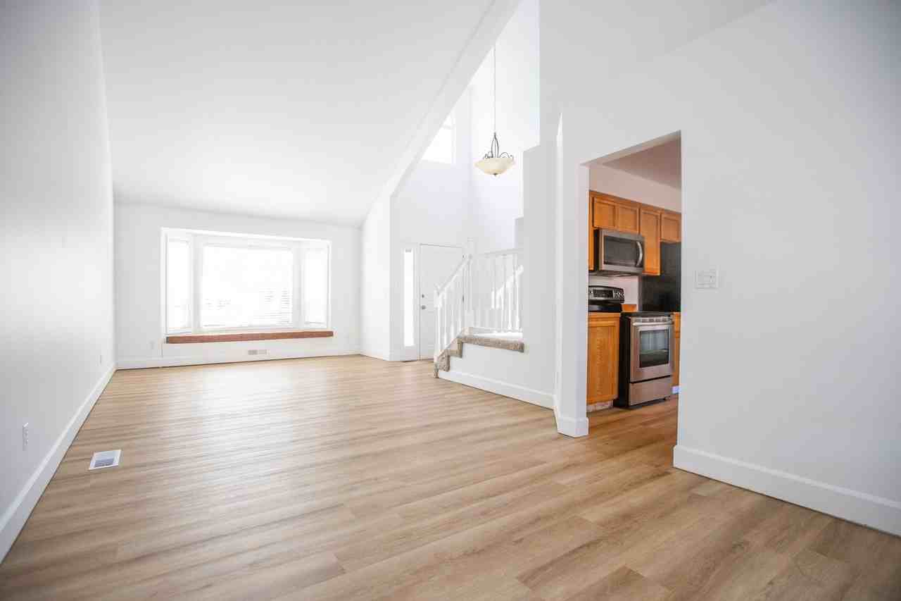 8471 Sw Bonaventure Ln - Photo 5 of 31
