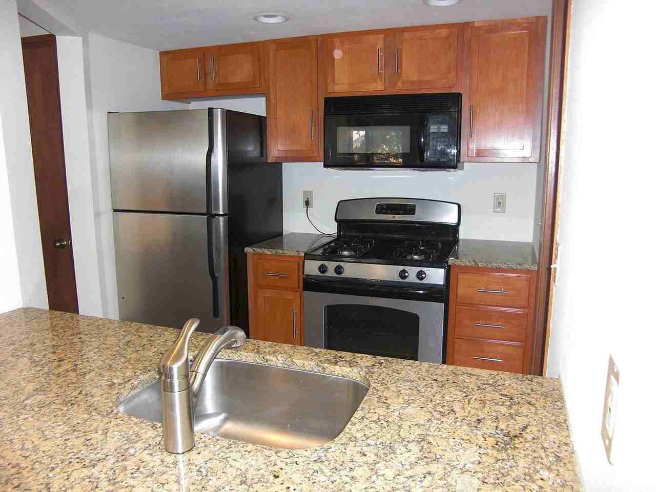 2960 Shadow Creek Dr - Photo 3 of 19