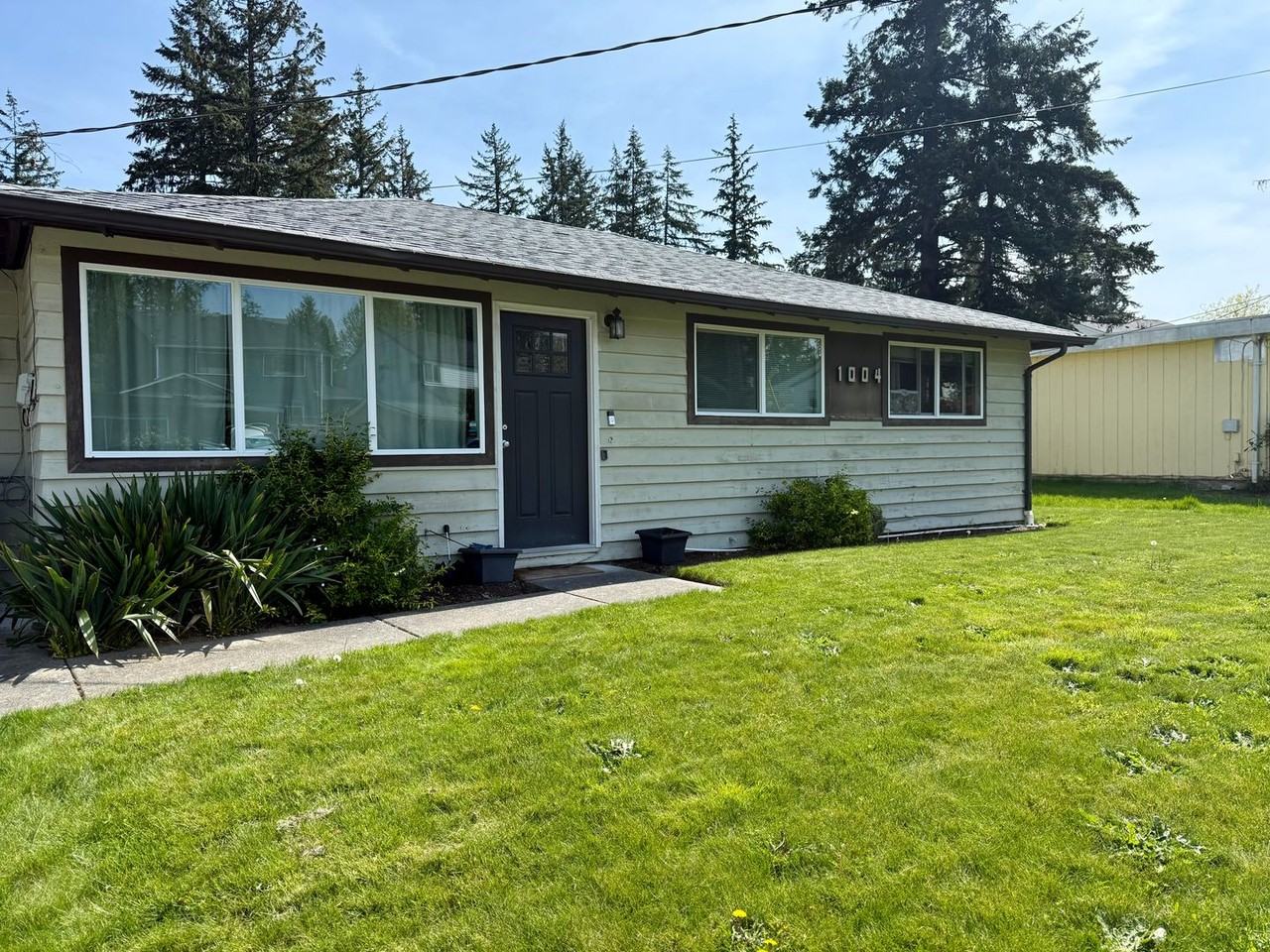 1004 165th Pl Ne - Photo 2 of 11