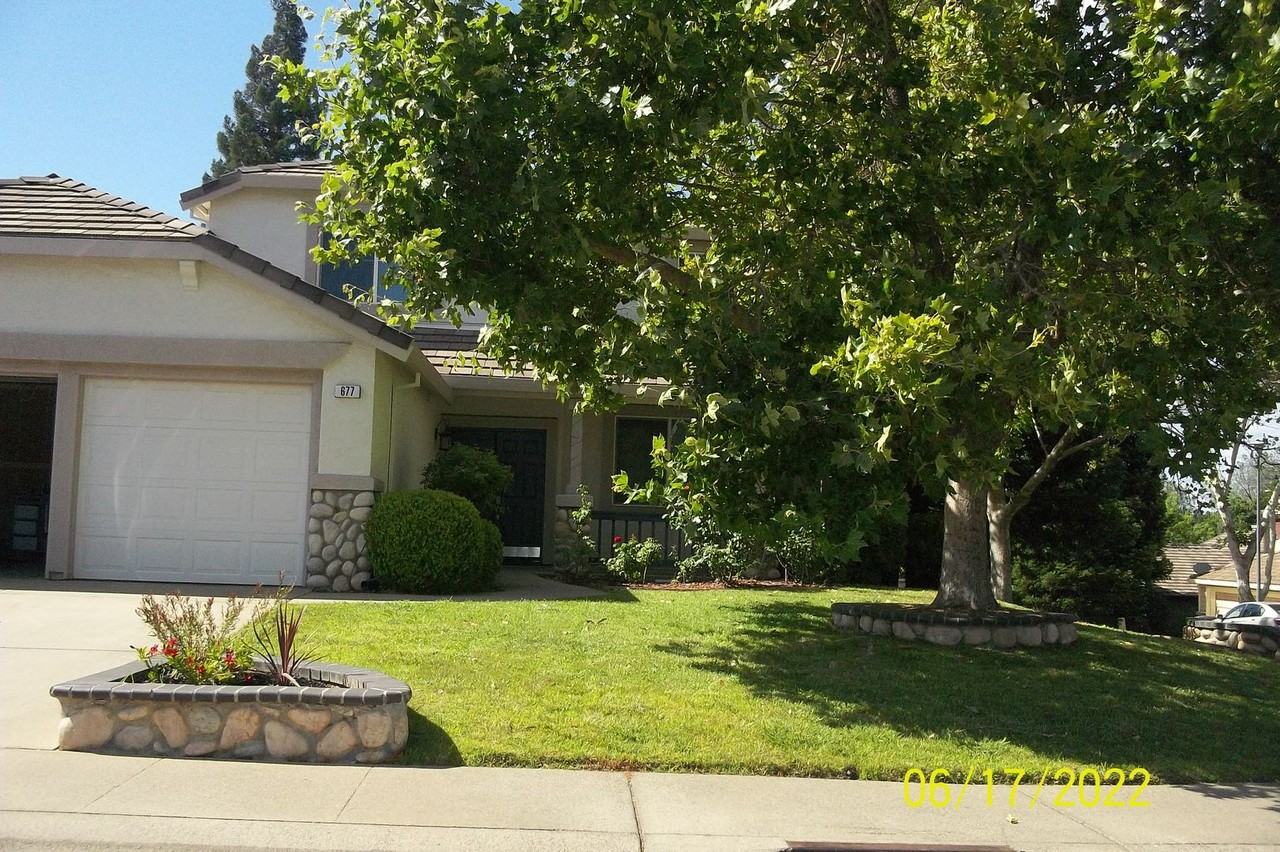 677 Fisher Cir - Photo 2 of 15