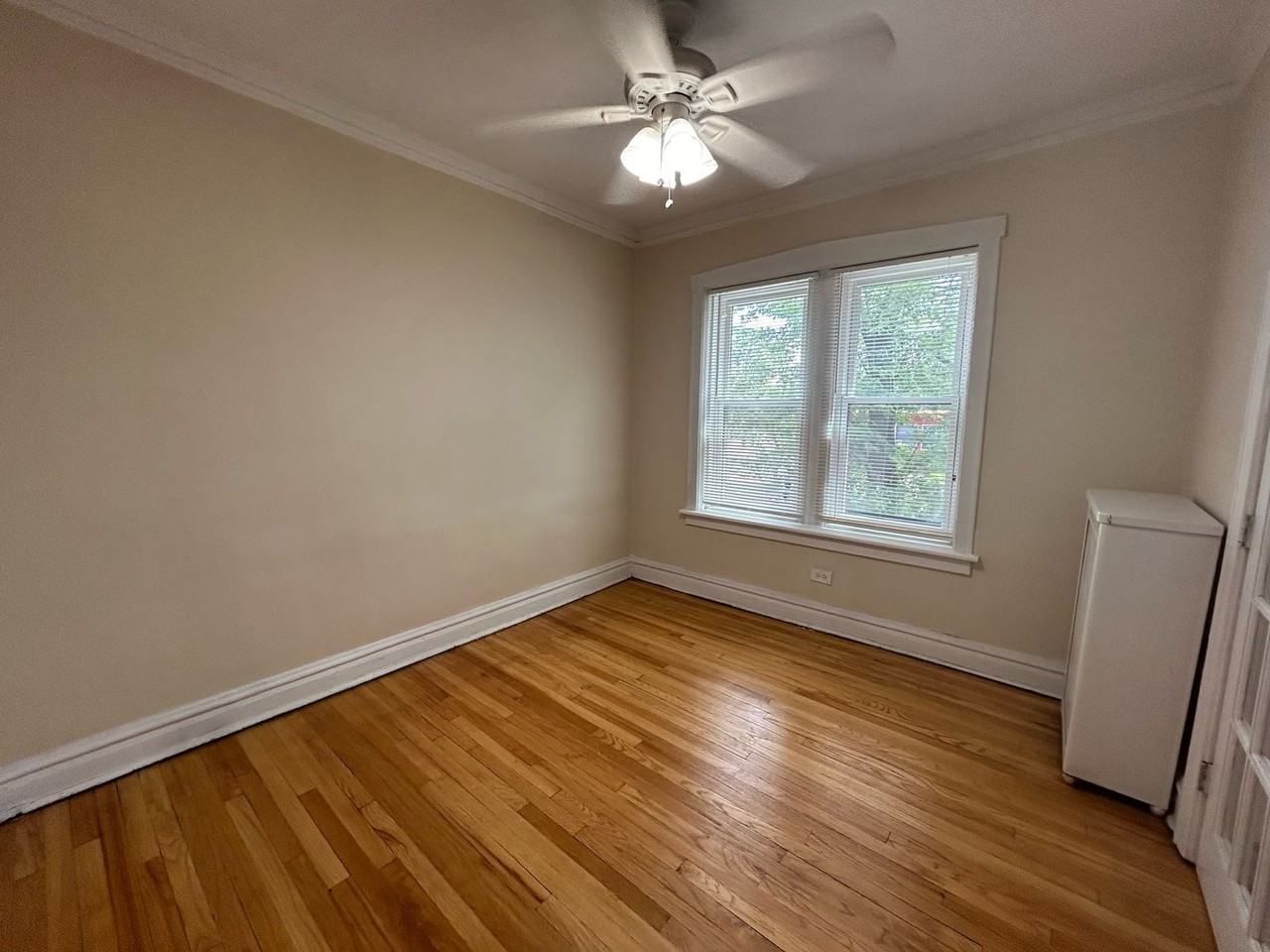 5002 N Springfield Ave - Photo 5 of 20