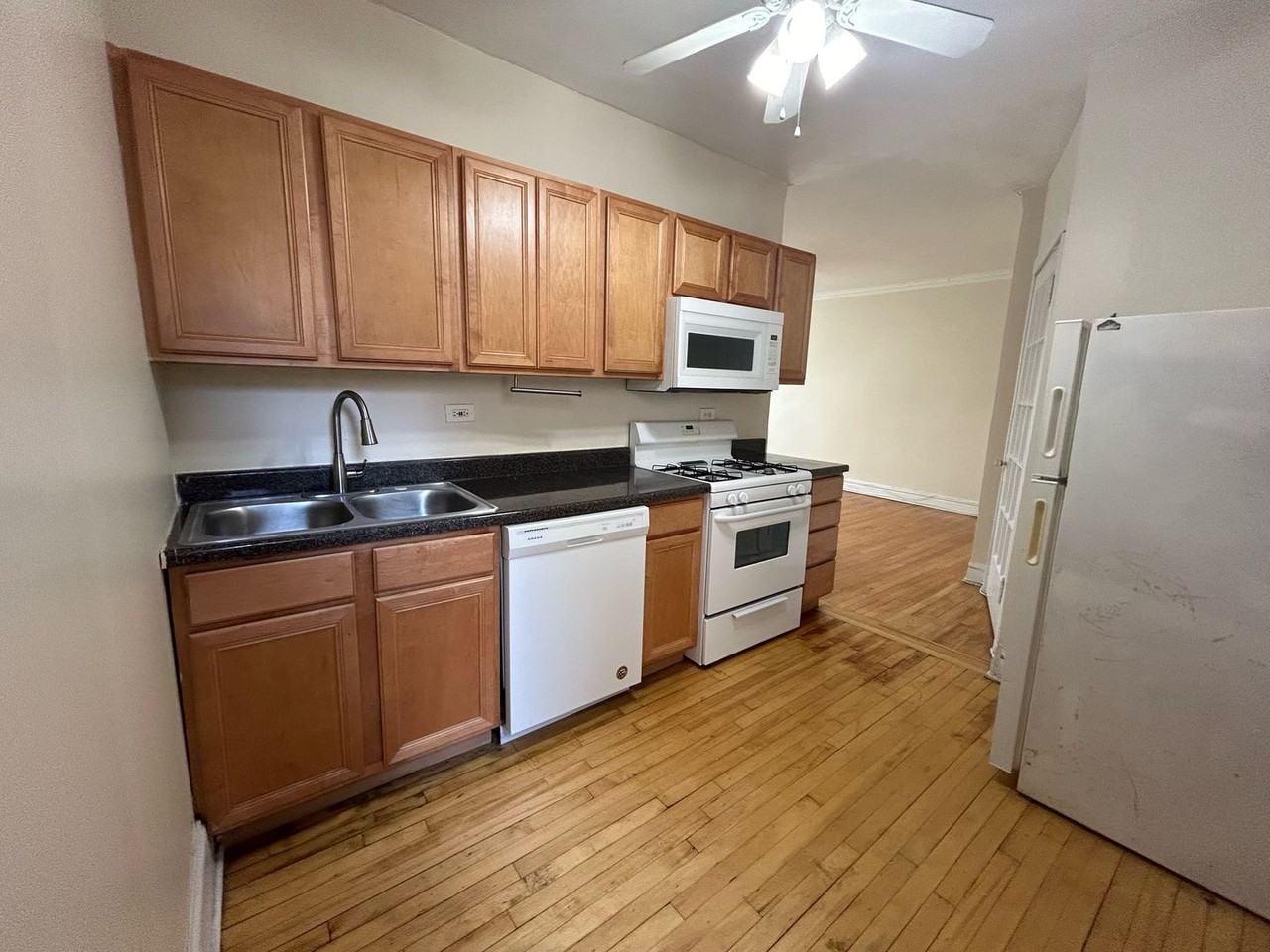 5002 N Springfield Ave - Photo 7 of 20