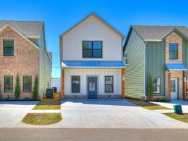 featured image of 604 W 2nd St #100