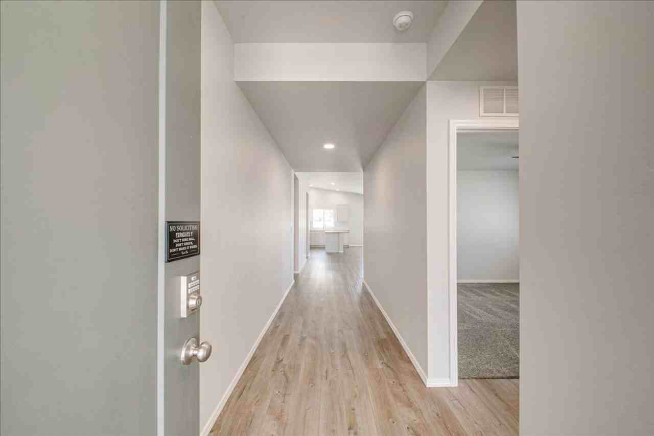 16859 Courtney Way - Photo 2 of 31