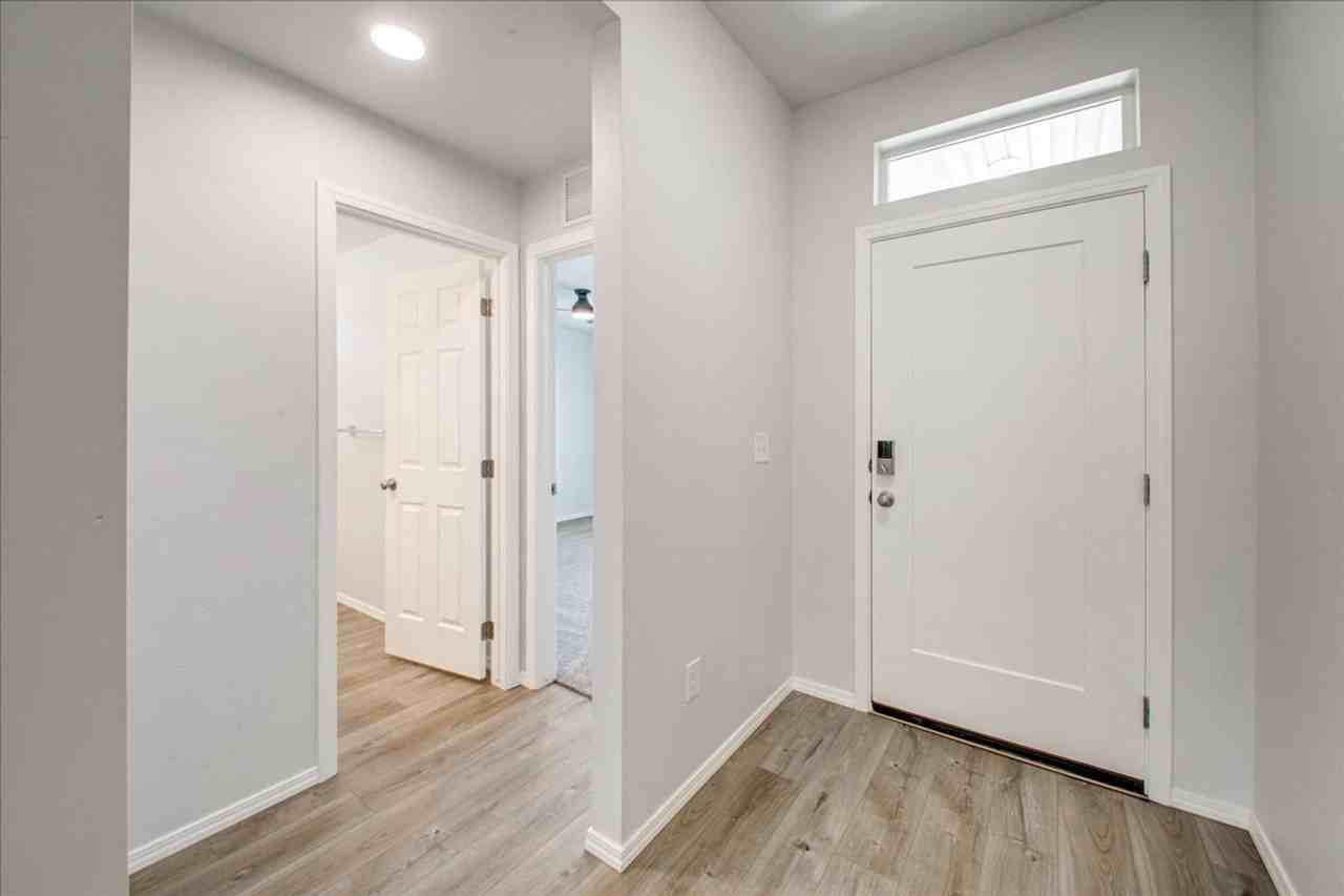 16859 Courtney Way - Photo 3 of 31