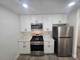 featured image of 9607 S Broadway