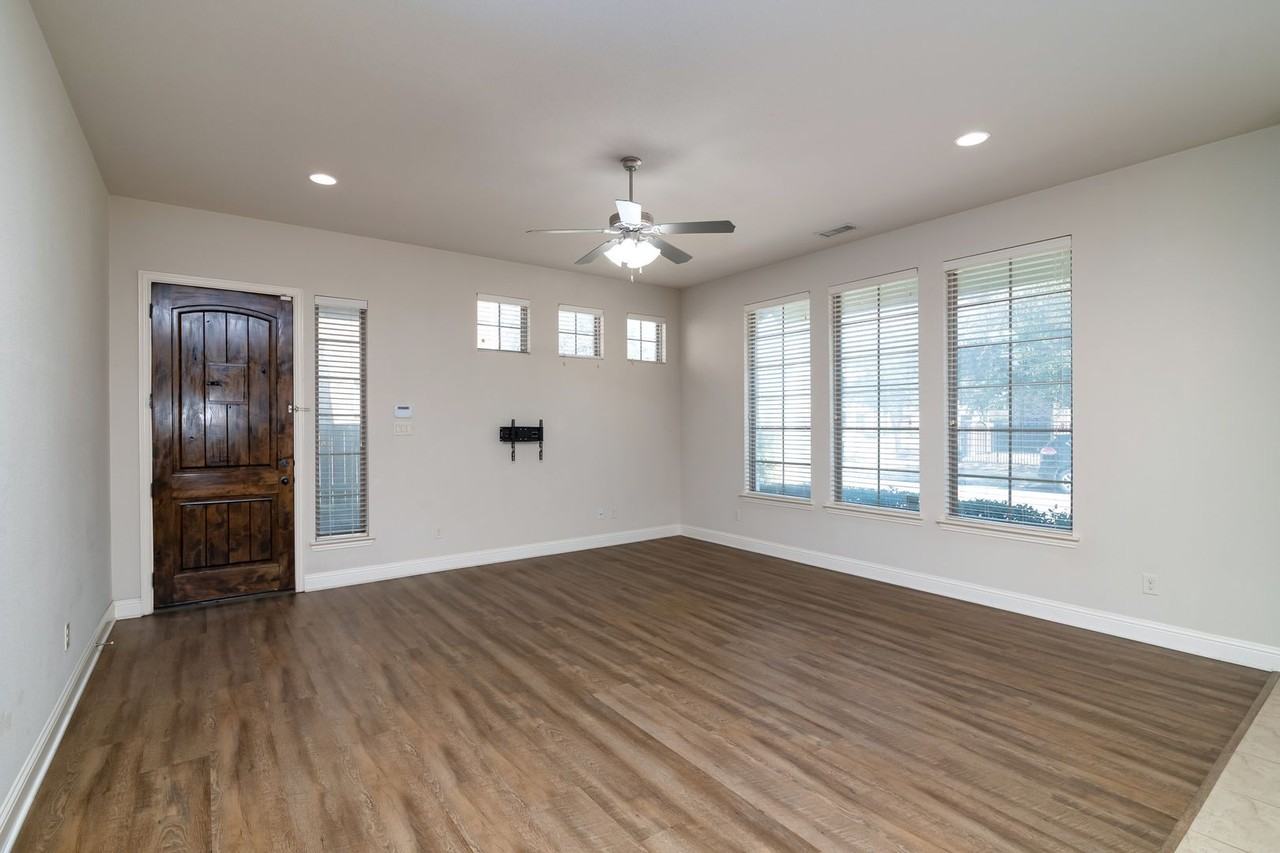 10537 Chaucer Hill Ln - Photo 4 of 22
