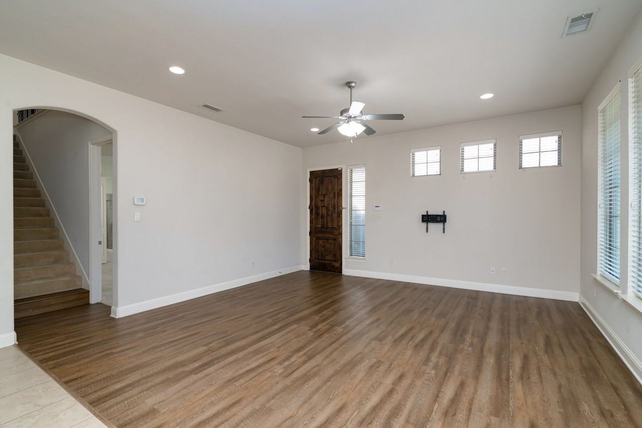 10537 Chaucer Hill Ln - Photo 6 of 22