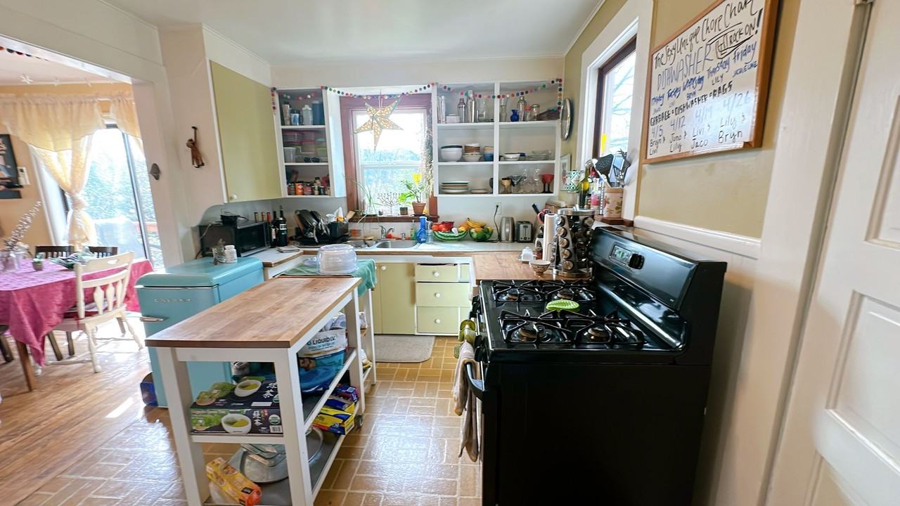 1100 21st St - Photo 6 of 36