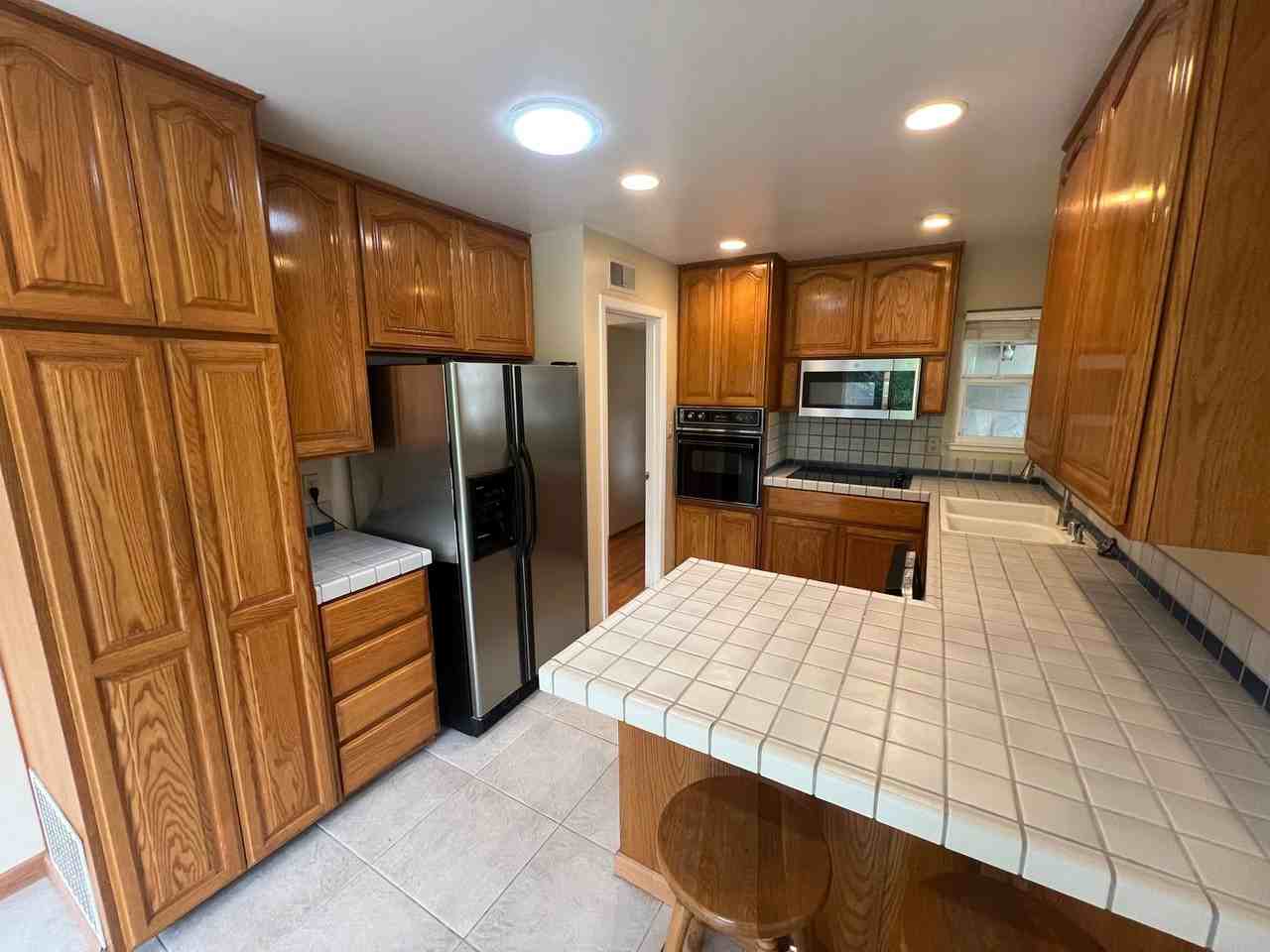 1656 Kennard Way - Photo 3 of 11