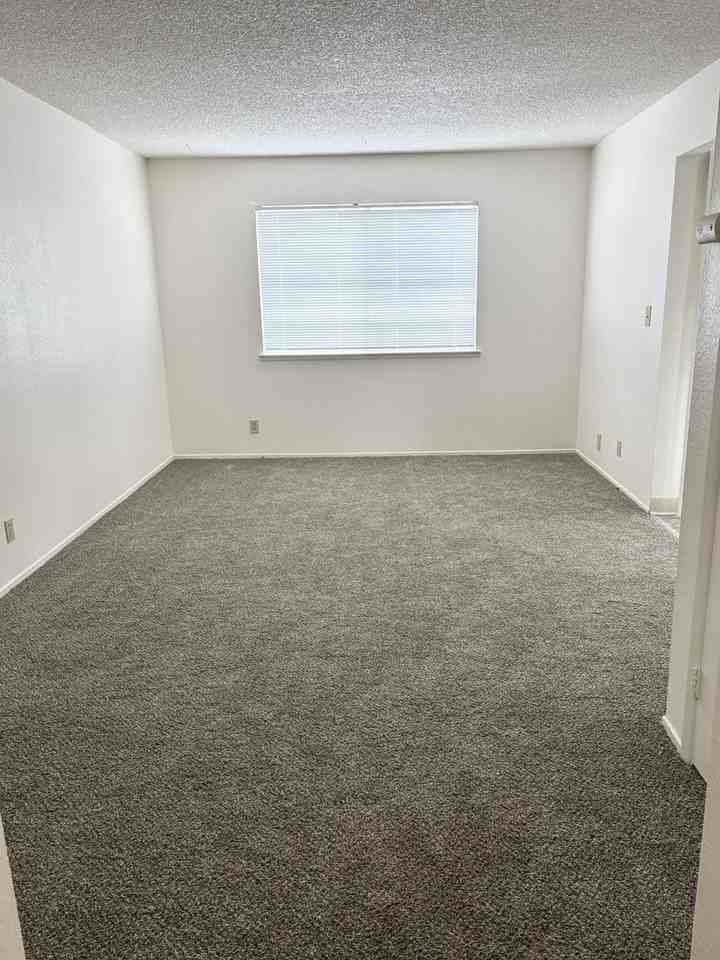 171 California Ave - Photo 2 of 6