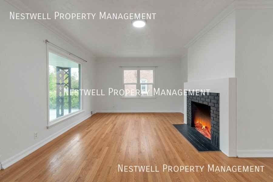 354 S 100 E - Photo 3 of 19