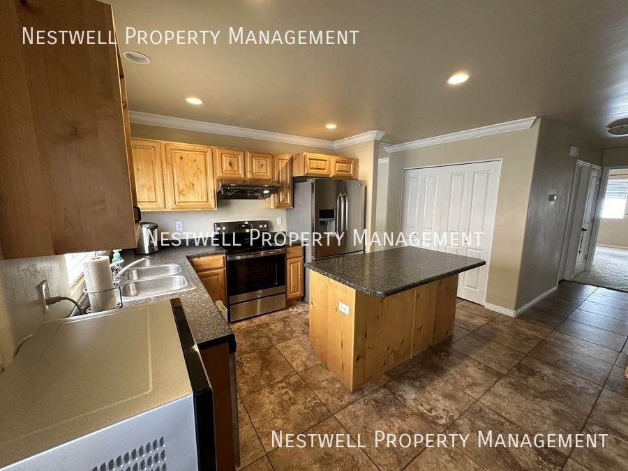 10768 S Pine Shadow Rd - Photo 2 of 45