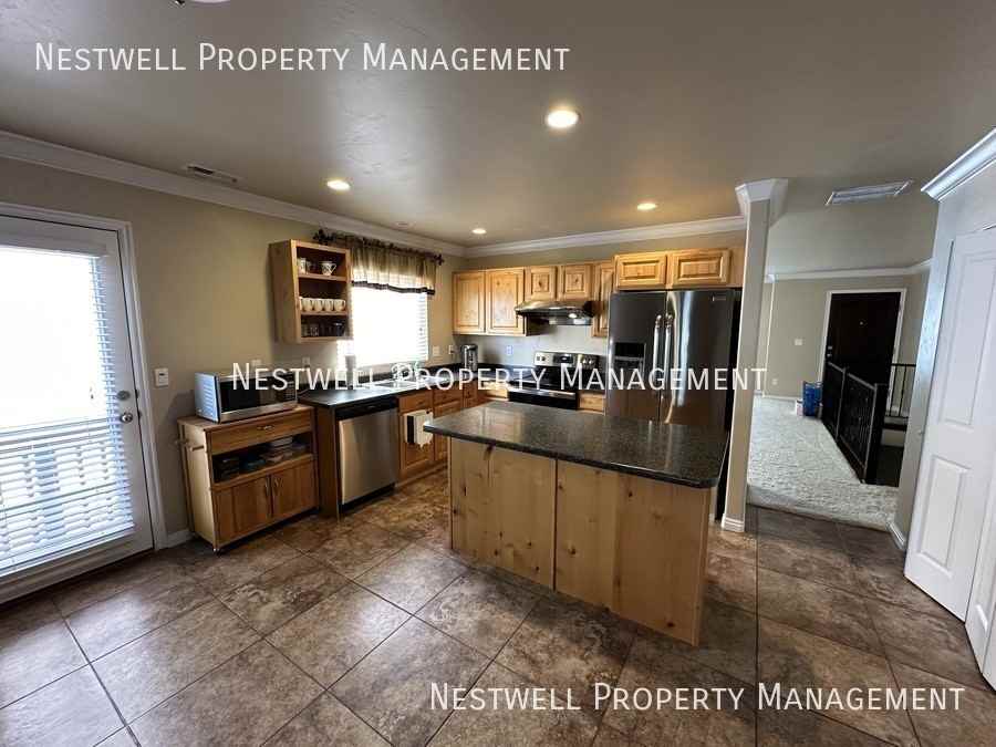 10768 S Pine Shadow Rd - Photo 3 of 45