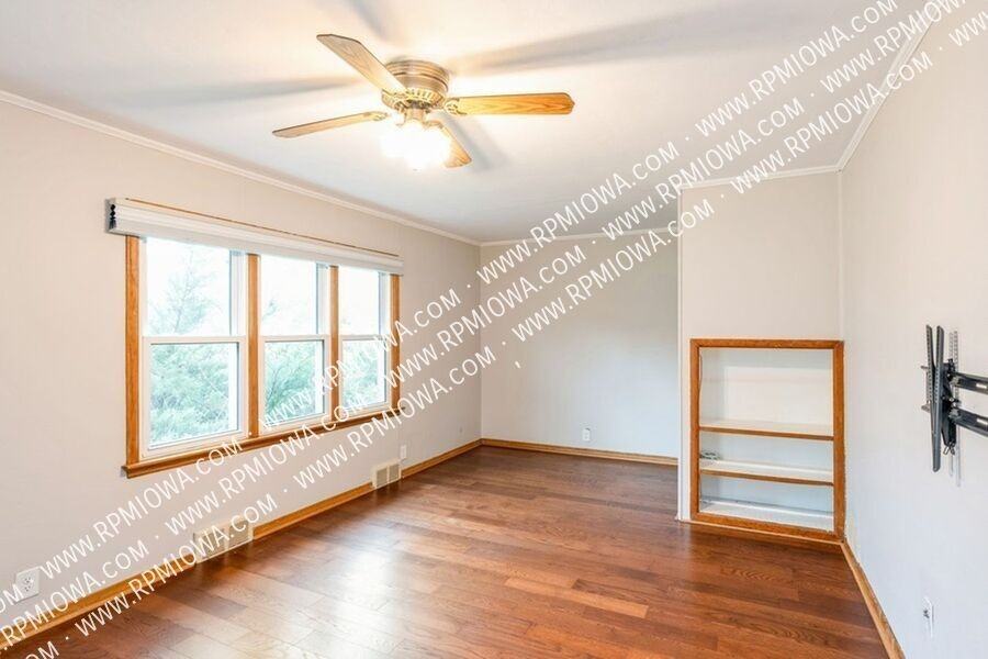 1543 E 36th St - Photo 2 of 14