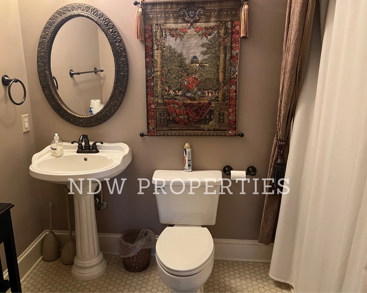 600 Nash St Ne #NA - Photo 2 of 14