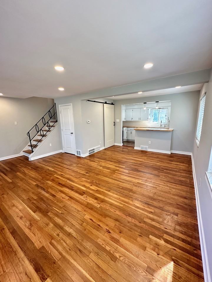 55 Seneca Dr #NA - Photo 3 of 21