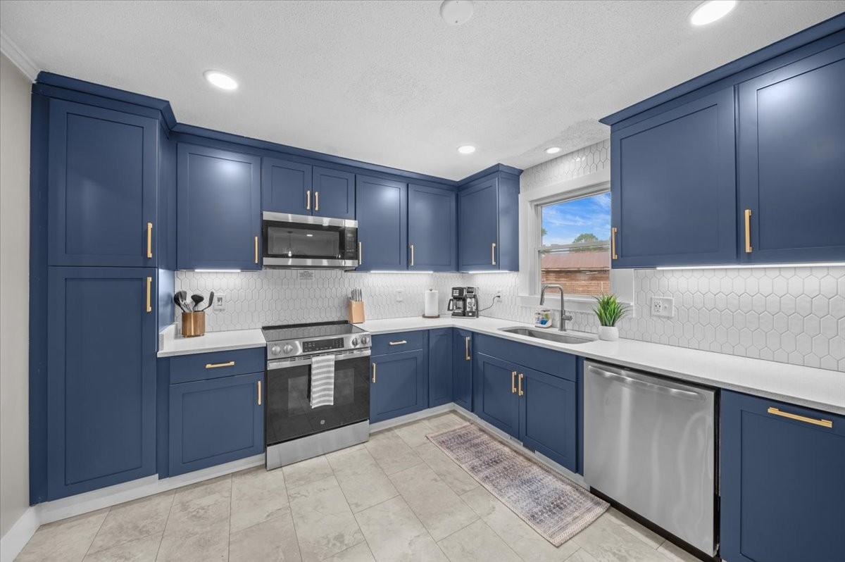 120 Holland St #NA - Photo 3 of 30