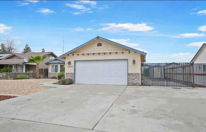 2336 W Roby Ave - Photo 2 of 20