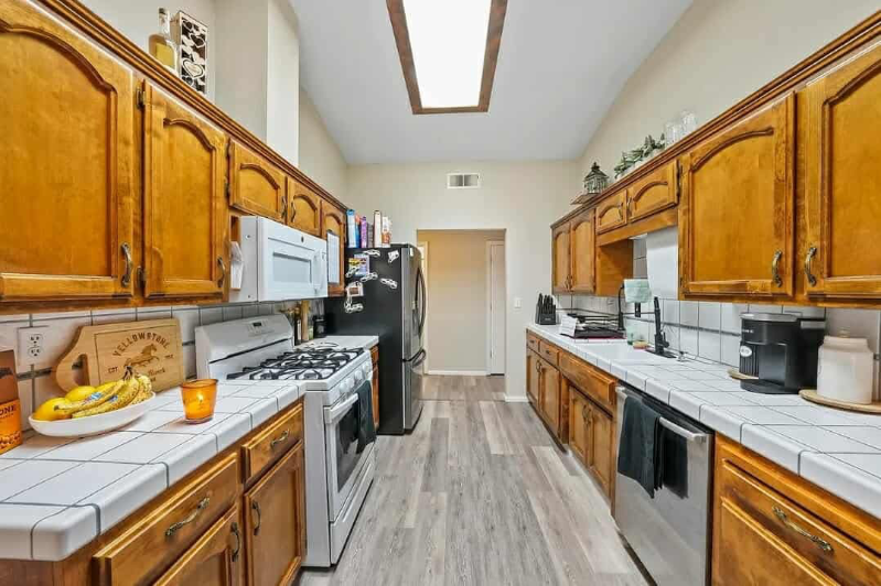 2336 W Roby Ave - Photo 3 of 20