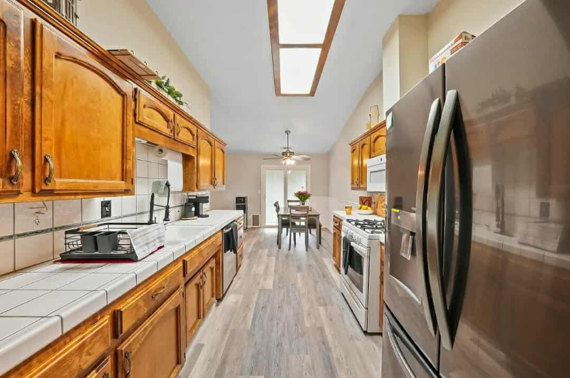 2336 W Roby Ave - Photo 4 of 20