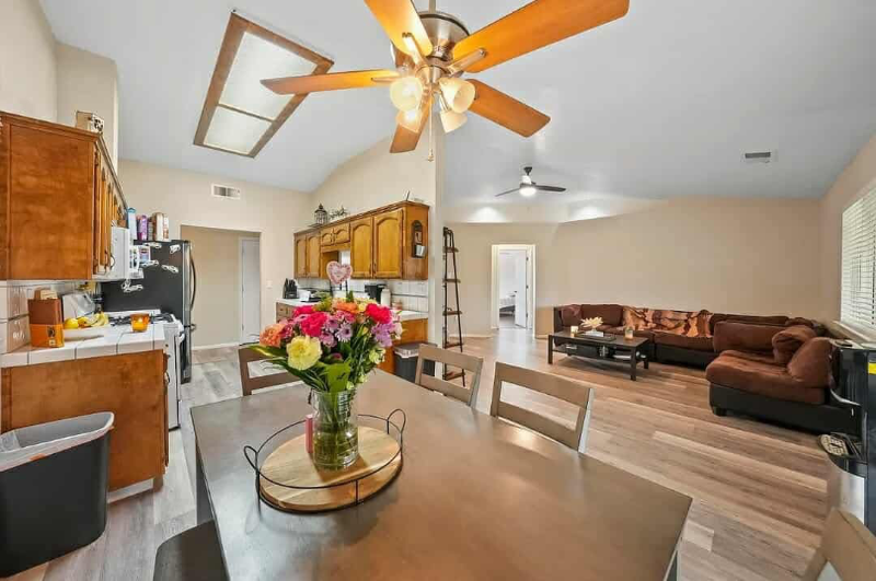 2336 W Roby Ave - Photo 6 of 20