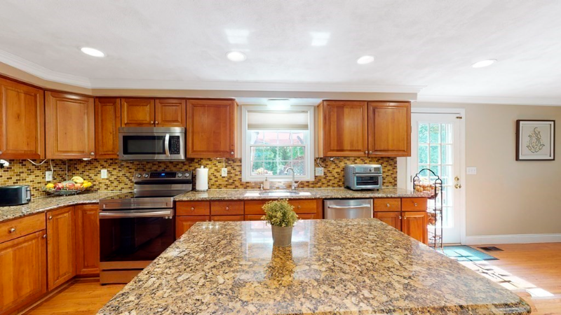 98 Park Ave - Photo 3 of 20