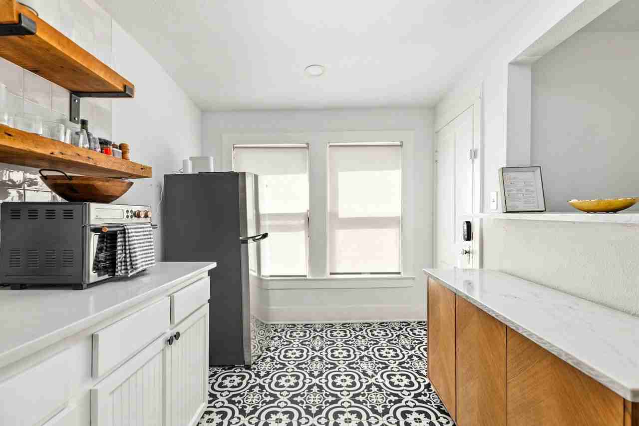 110 E Craig Pl unit 1 - Photo 2 of 14