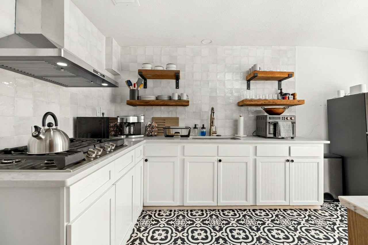 110 E Craig Pl unit 1 - Photo 3 of 14