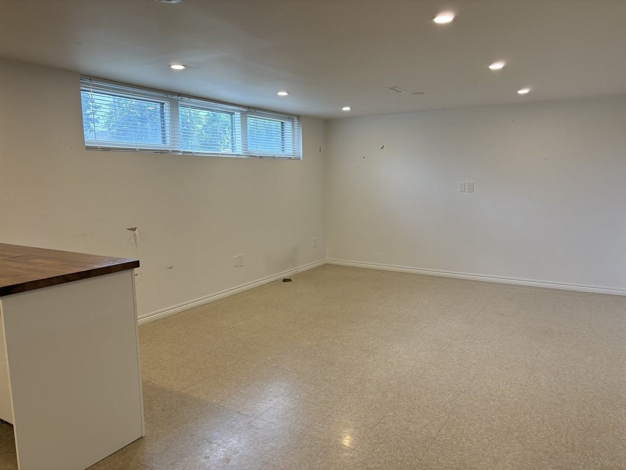 49 Jardine Pl - Photo 3 of 4