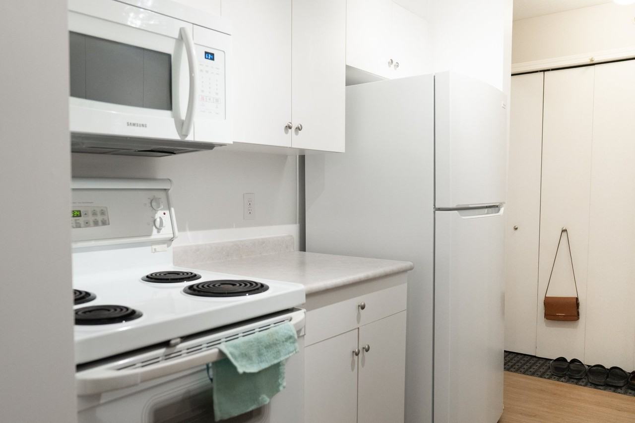 1727 54 St Se - Photo 2 of 2