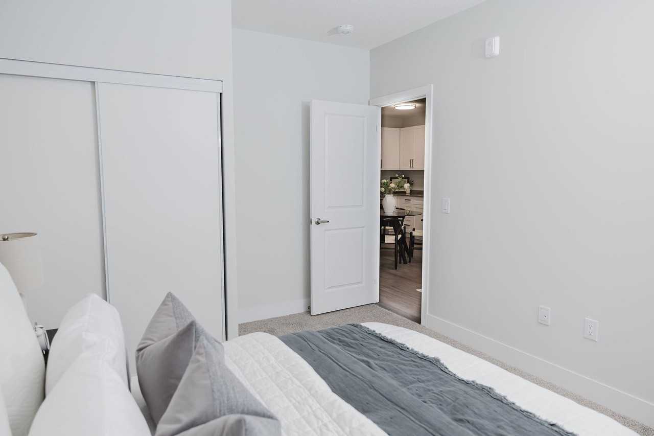 11 Jane St - Photo 4 of 20