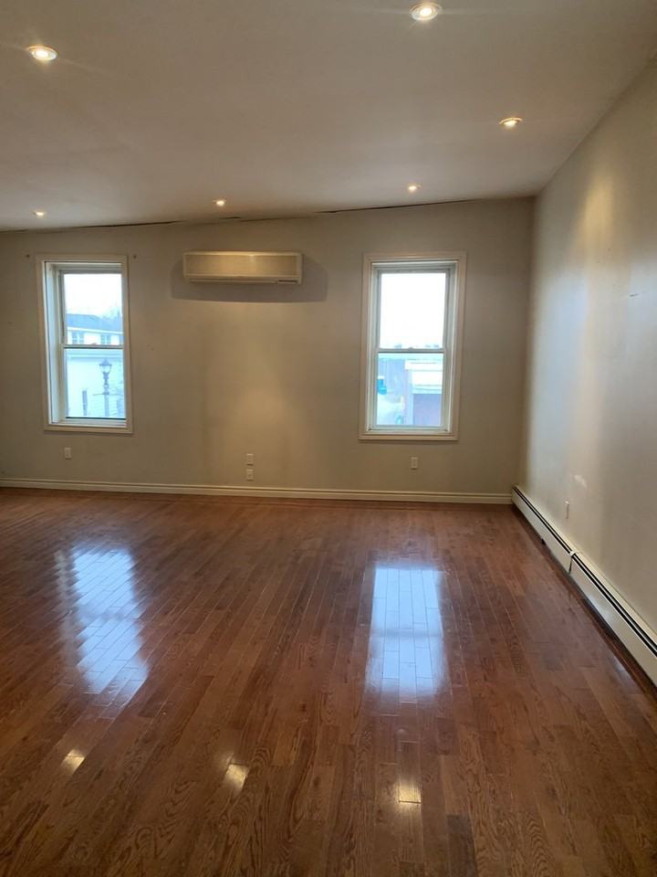 126 Main St - Photo 3 of 10