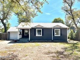 featured image of 124 N Harris Ave