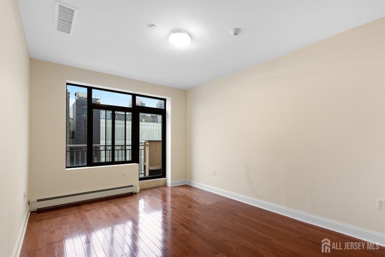 62 N 9th St #3A - Photo 7 of 7