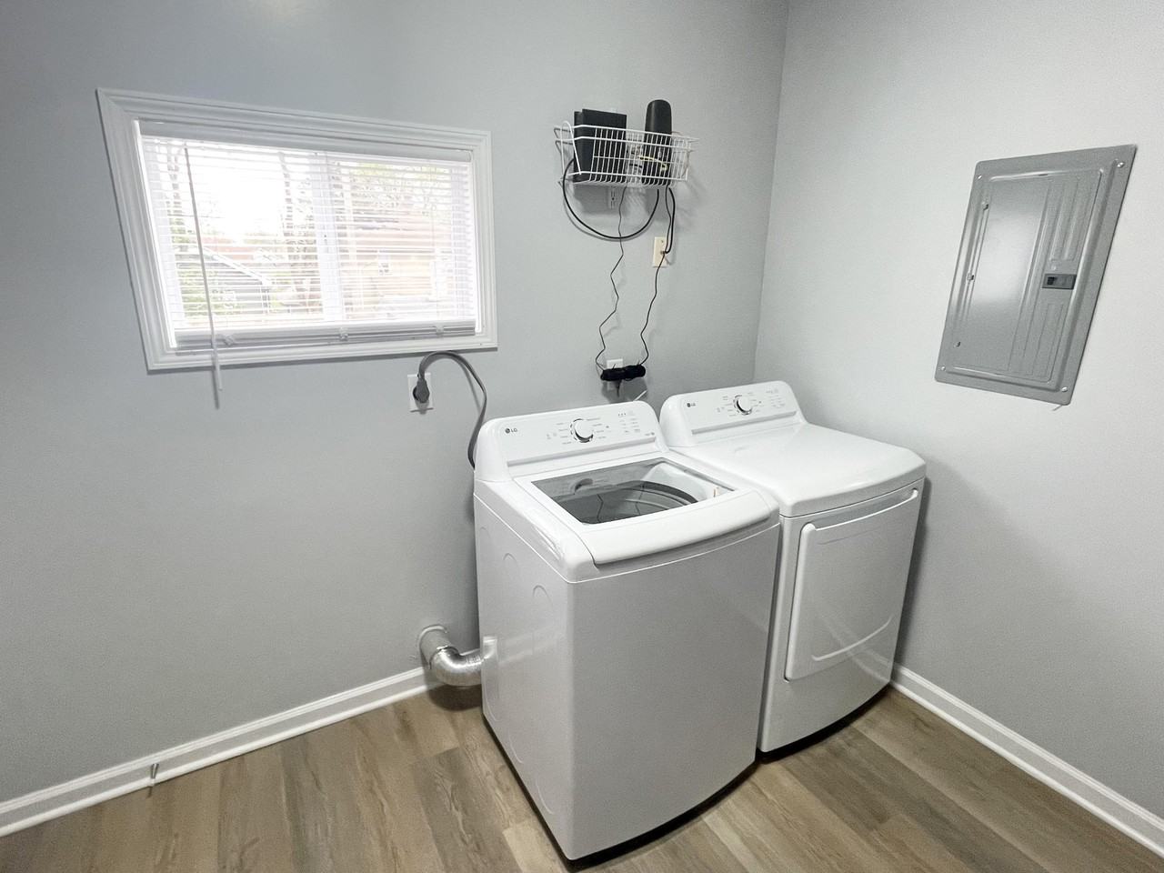 Sharon Ave - Photo 5 of 12