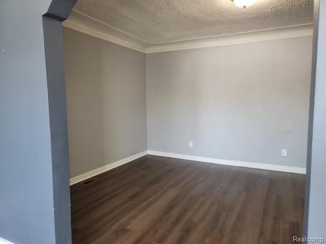 22641 Van Dyke Ave - Photo 4 of 13