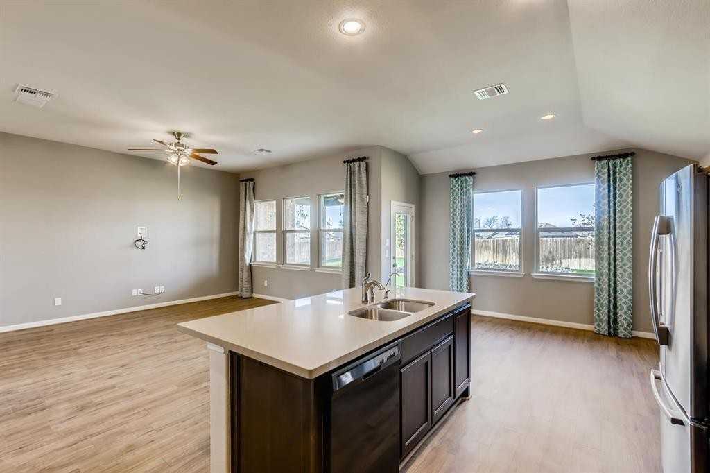 103 Headwaters Dr - Photo 7 of 11