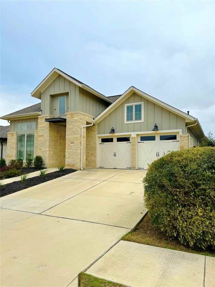 8201 Donnelley Dr - Photo 3 of 21