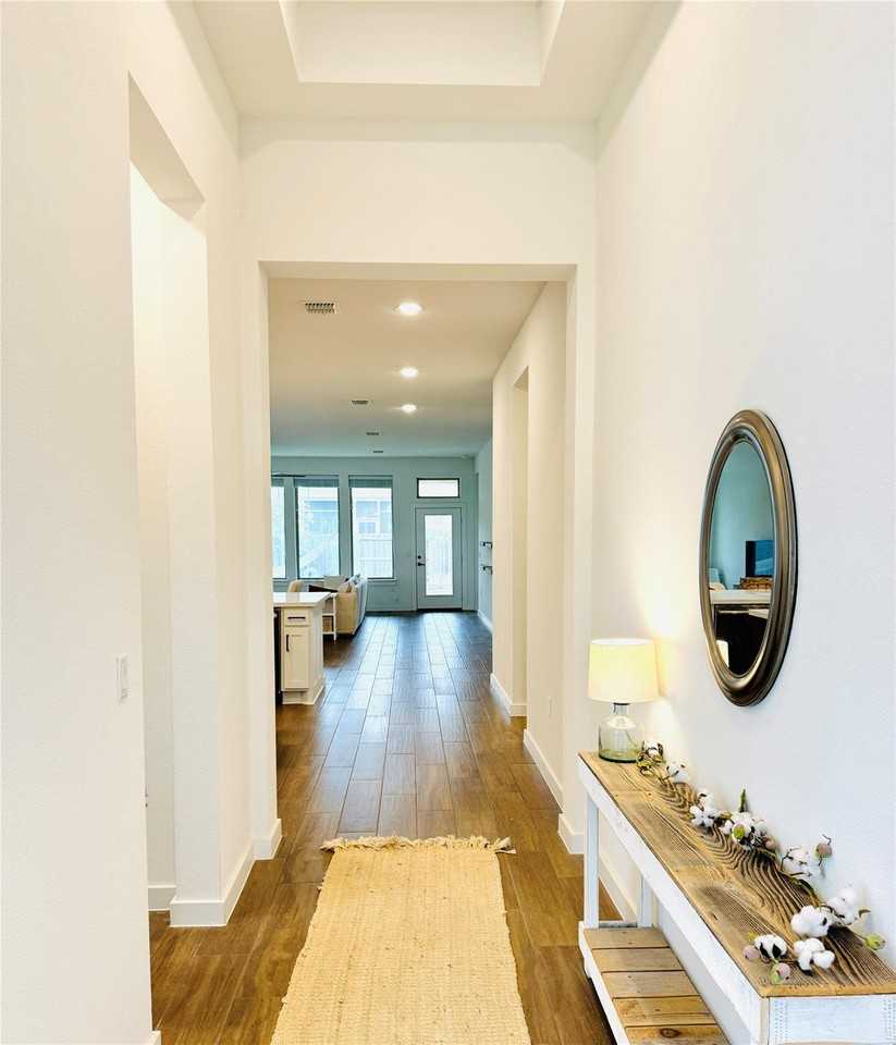 8201 Donnelley Dr - Photo 4 of 21