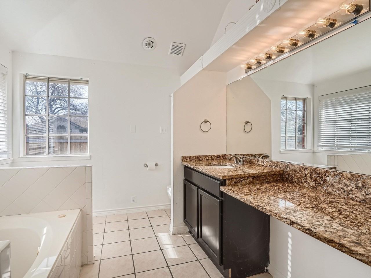 811 Canyon Bend Rd - Photo 6 of 11