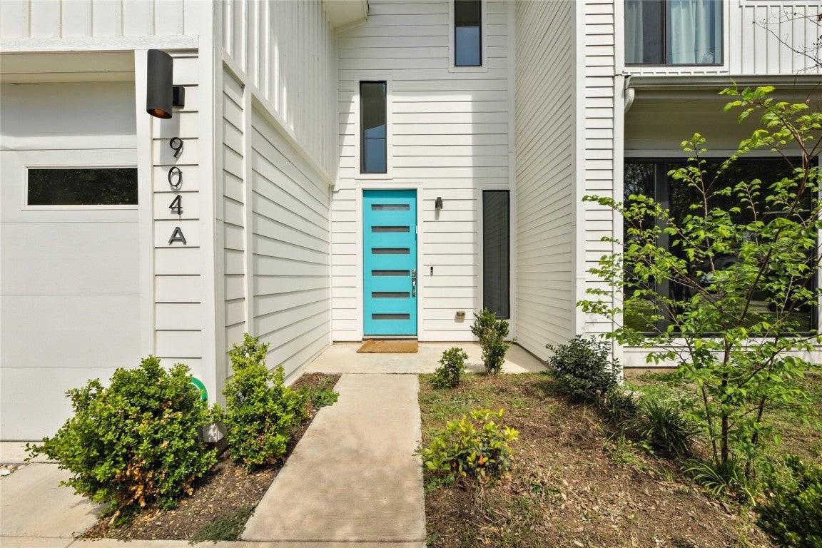 904 Catalpa St - Photo 2 of 28