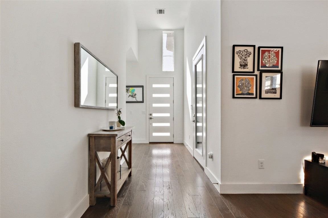 904 Catalpa St - Photo 3 of 28