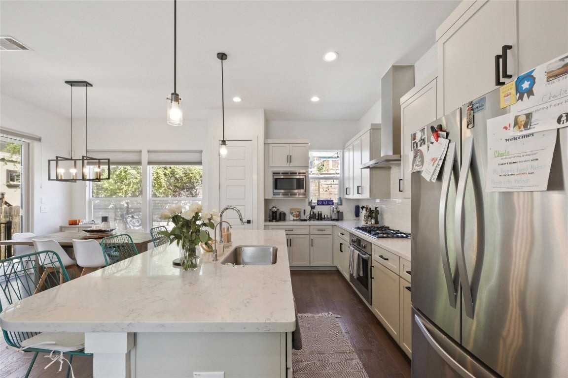 904 Catalpa St - Photo 6 of 28