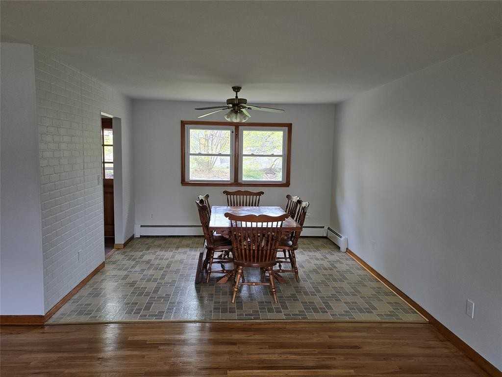 11 Reservoir Rd - Photo 3 of 11