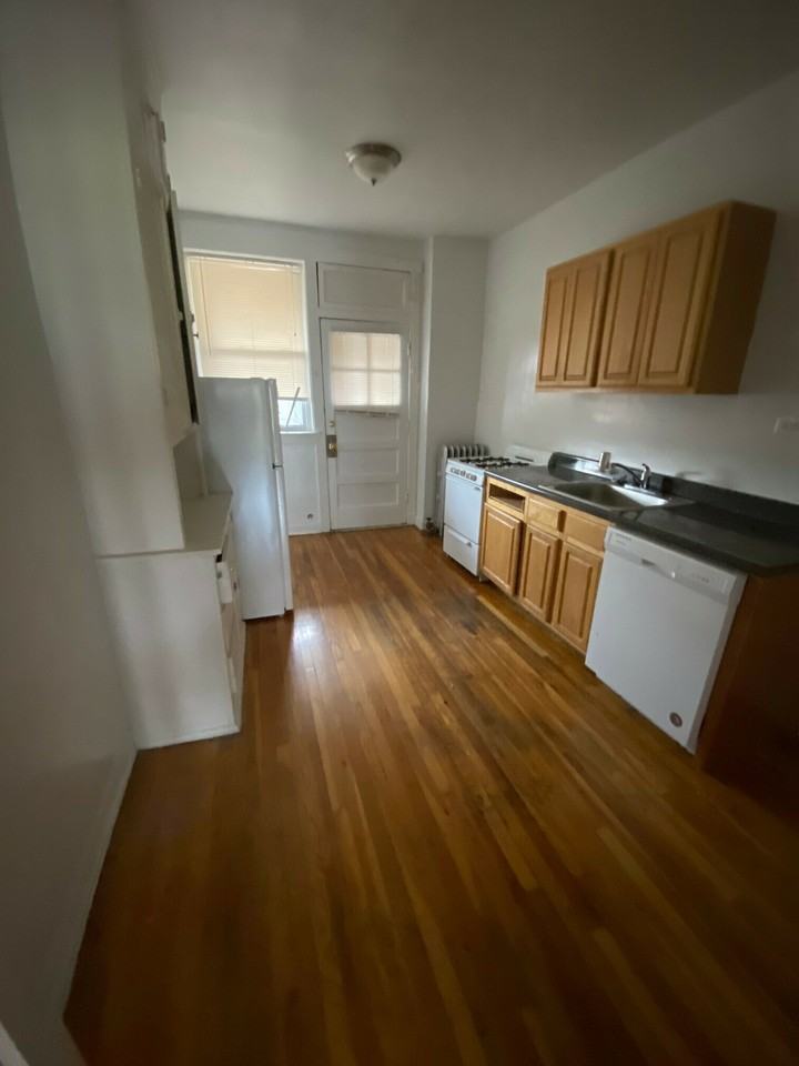 7757 N Sheridan Rd #1 - Photo 7 of 10